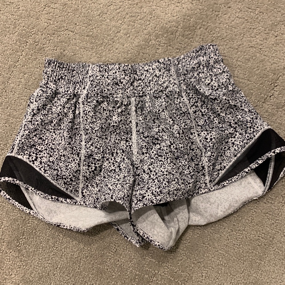 Lulu lemon hotty hot short